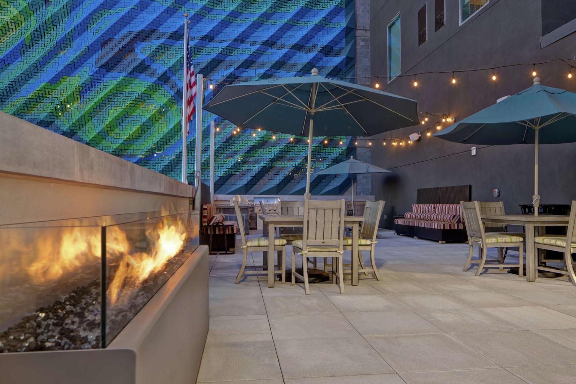 Home2 Suites By Hilton Charlotte Uptown Экстерьер фото