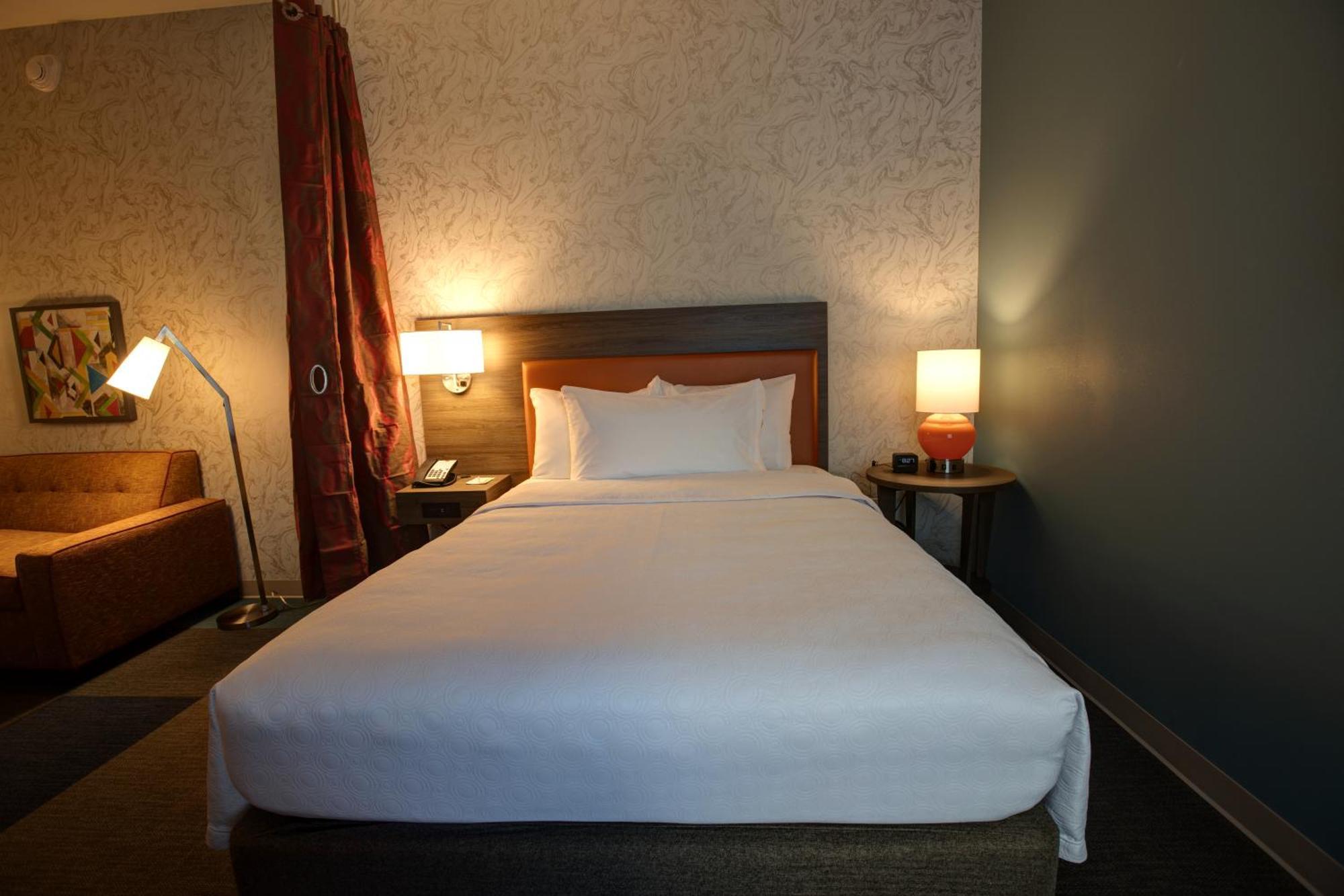 Home2 Suites By Hilton Charlotte Uptown Экстерьер фото